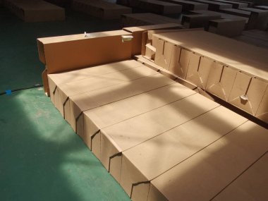 Hasta için karton yatak.