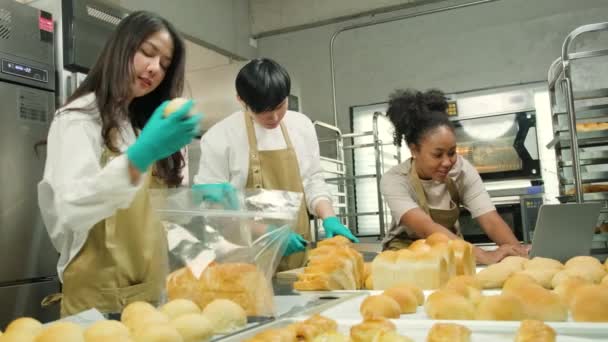 Three Young Friends Startup Partners Bread Dough Pastry Foods Busy — Stock Video