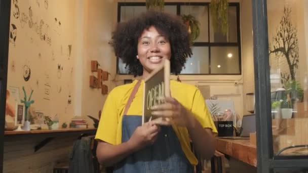 One African American Female Startup Barista Stands Casual Cafe Door — Vídeos de Stock