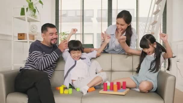 Happy Asian Lovely Thai Family Care Dad Mum Little Children — Stockvideo