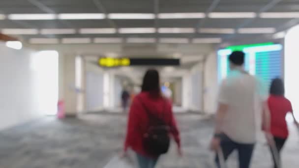 Wide Blurred Footage People Walking Pedestrian Walkway Hurrying Boarding Gate — Video
