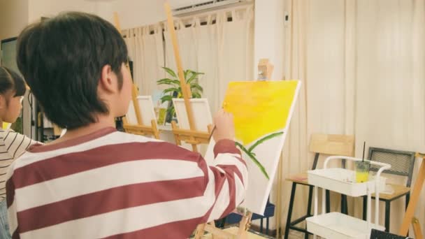 Garçon Asiatique Talentueux Concentre Ses Leçons Compétences Sur Peinture Acrylique — Video