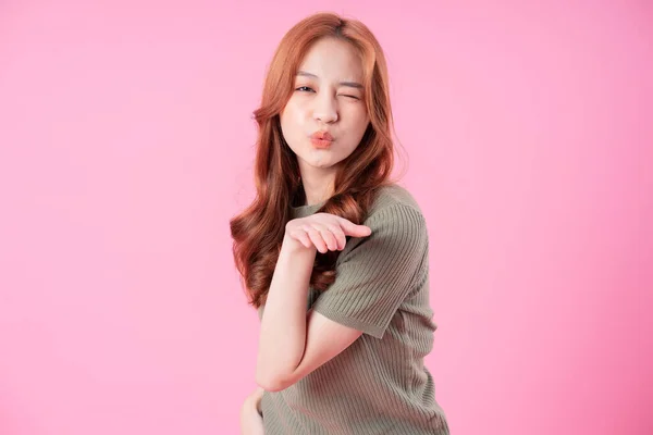 Young Asian Woman Posing Pink Background — Stock Photo, Image