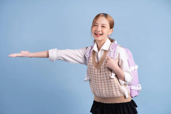 Junge Asiatische High School Mädchen Auf Blauem Hintergrund — Stockfoto