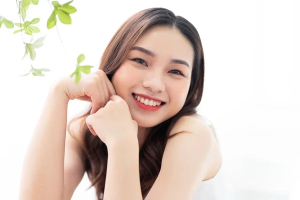 Egy Gyönyörű Fiatal Ázsiai Képe Reggel — Stock Fotó