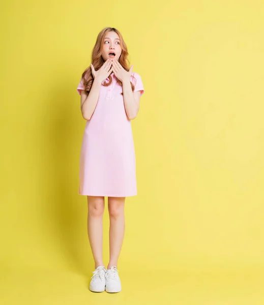 Full Length Image Young Asian Girl Standing Yellow Background — Foto Stock