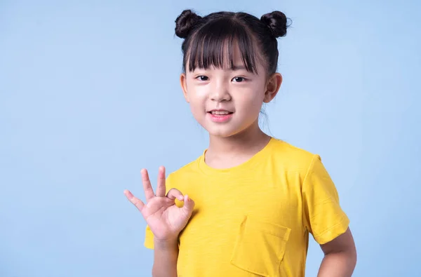 Image Asian Child Posing Blue Background — Foto Stock