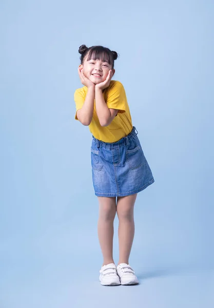 Image Asian Child Posing Blue Background — Stockfoto