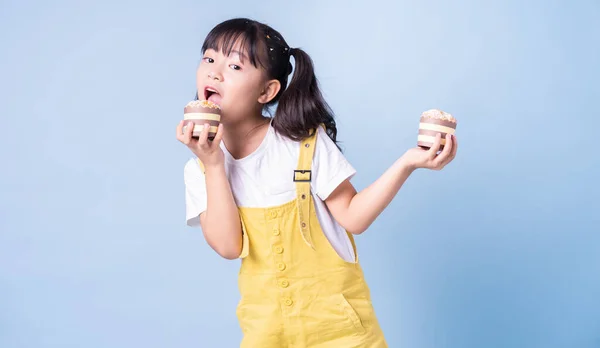 Portrait Asian Child Posing Blue Background — Stockfoto