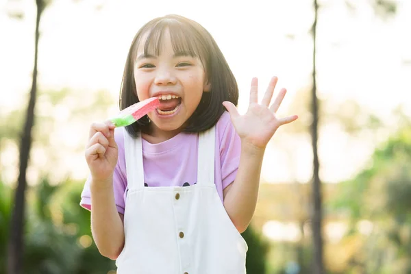 Image Asian Little Girl Eating Ice Cream Park — 스톡 사진