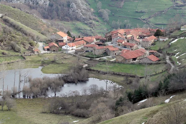 La focella, küçük köyde: asturias, İspanya.