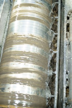 Demir cevheri üretimi, manyetik ayrılık yoluyla yoğunlaşır. Manyetik ayrıştırıcıların işlenmesi, çelik üretimi için hammaddelerin hazırlanması.