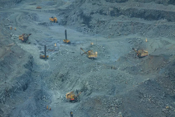 Trabalho Grandes Equipamentos Para Mineração Céu Aberto Minério Ferro Plataformas — Fotografia de Stock