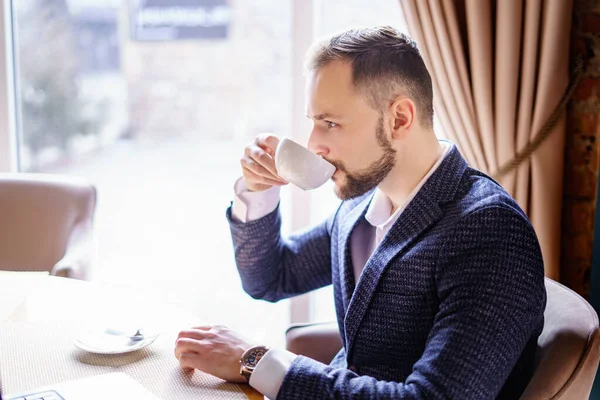 Young Man Beautiful Beard Drinking Coffee Table Restaurant Man Dark — Foto de Stock