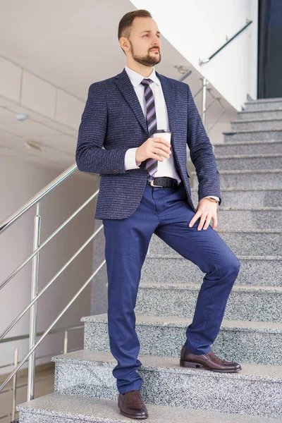 Young Man Business Suit Stairs Glass Coffee Businessman Stairs — Photo