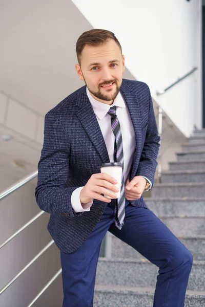 Young Man Business Suit Stairs Glass Coffee Businessman Stairs — Foto de Stock