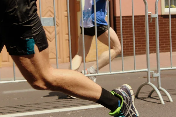 Két futós maratoni futás. — Stock Fotó