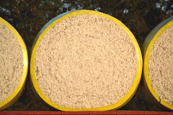 Cotton Round Bale Loaded on to Truck. — Stock Photo, Image