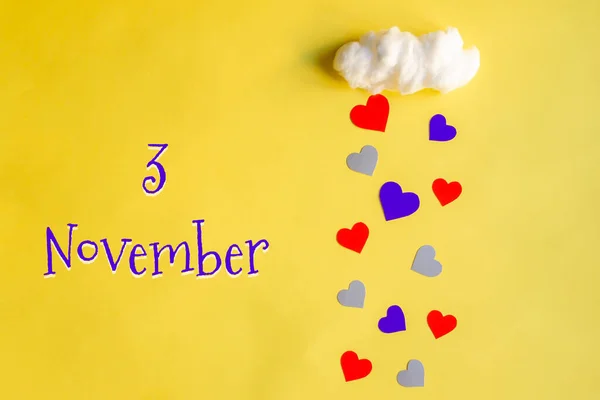 Listopada Dzień Miesiąca Kolorowe Serca Deszcz Białej Bawełnianej Chmury Żółtym — Zdjęcie stockowe
