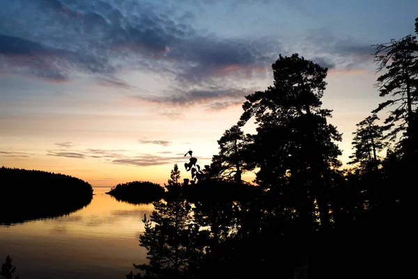 Horizontales Foto Eines Wunderschönen Sonnenuntergangs Karelien Leuchtende Farben Des Himmels — Stockfoto