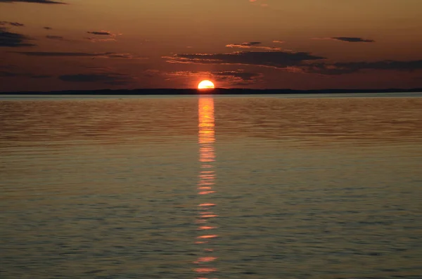 Brillante Sendero Soleado Lago Una Hermosa Puesta Sol Puesta Sol —  Fotos de Stock