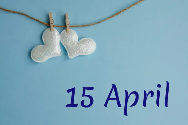 Fecha Conmemorativa Abril Sobre Fondo Azul Con Corazones Blancos Con — Foto de Stock