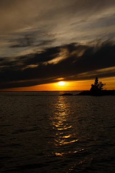 Sonnenuntergang Ladoga See Bewölkter Himmel Und Ein Sonniger Weg Auf — Stockfoto