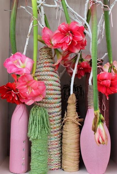 Şirin kırsal el yapımı çiçek dekorasyonu Telifsiz Stok Fotoğraflar