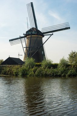 Hollanda 'da yel değirmeni