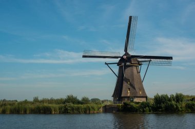 Hollanda 'da yel değirmeni