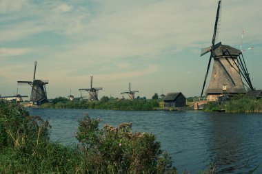 Hollanda 'da yel değirmeni