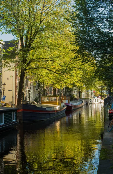 Canal Com Barcos Casas Amsterdã — Fotografia de Stock