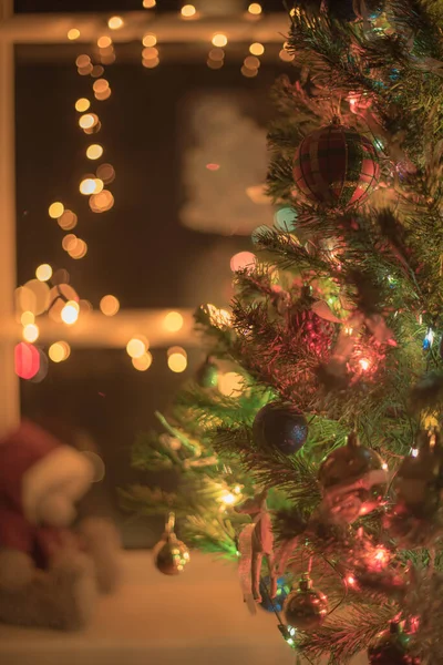 Árbol Navidad Con Luces —  Fotos de Stock