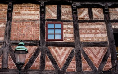 İskandinav tarzında eski bir ev  