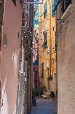 narrow street of the city Vernazza