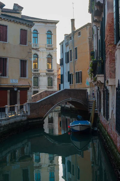 Wąska Ulica Kanał Wenecji — Zdjęcie stockowe