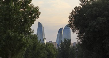 Bakü 'de alev kuleleri