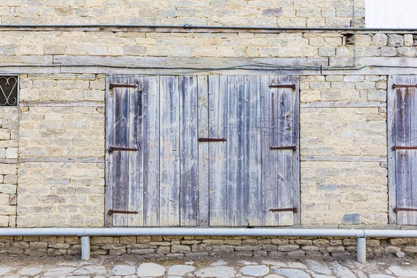 Altes Fenster Mit Hölzernen Rollläden Geschlossen — Stockfoto