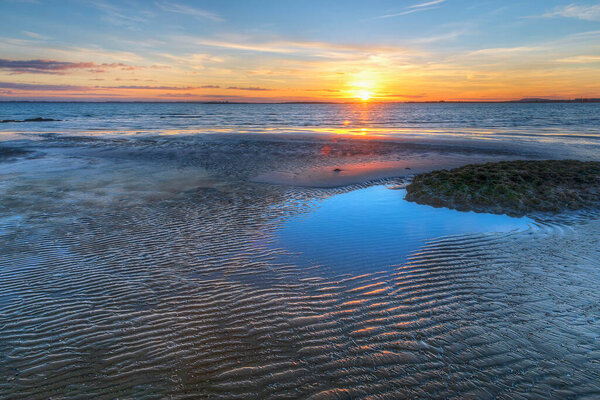 Побережье Каспия на восходе солнца