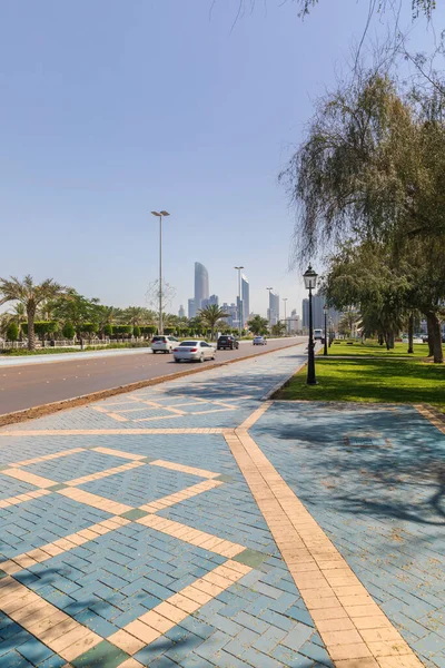 Abu Dhabi Bae Nisan 2022 Abu Dabi Deki Sokaklar Gökdelenler — Stok fotoğraf