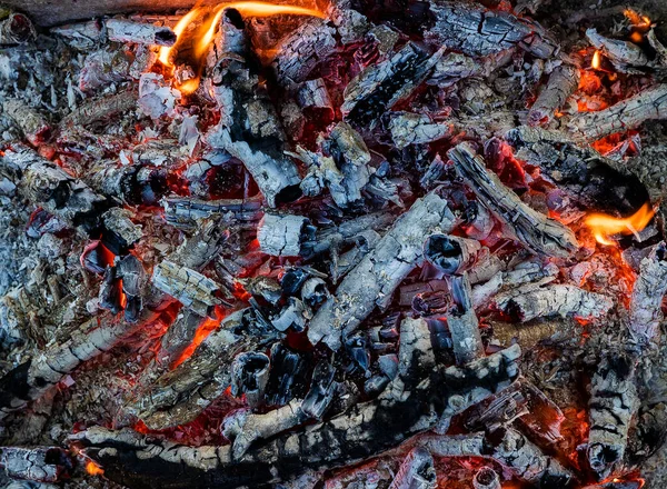 Smoldering Coals Fire — Stock Photo, Image