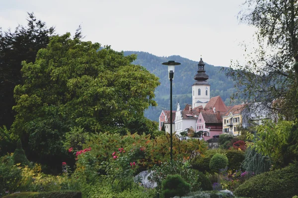Fronleiten Uma Bela Cidade Turística Áustria Lago Montanhas Cidade Outono — Fotografia de Stock