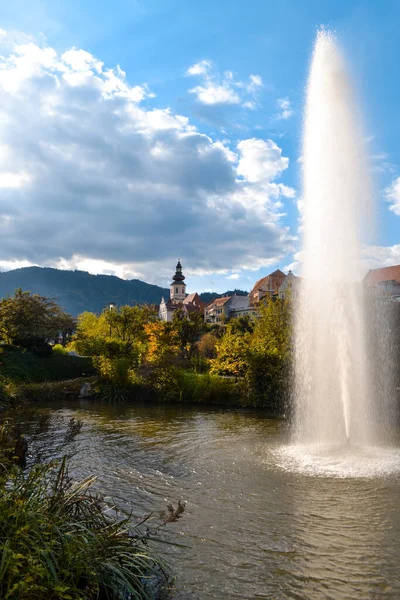 Fronleiten Krásné Turistické Město Rakousku Jezero Hory Městě Podzim — Stock fotografie