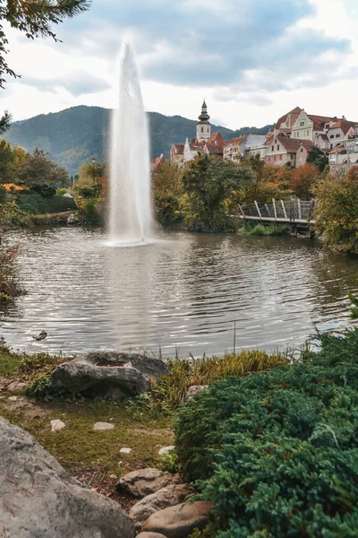 Fronleiten Una Hermosa Ciudad Turística Austria Lago Montañas Ciudad Otoño — Foto de Stock