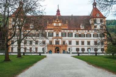 Graz şehrinin Schloss Eggenberg Landmark 'ı. Avusturya 'daki muhteşem büyük şato..