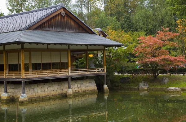 Teaház a japán kert, hasselt, belgium. — Stock Fotó