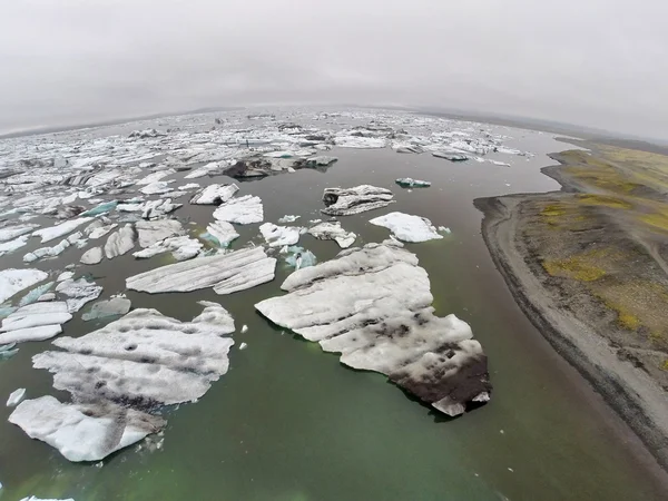 Luchtfoto op jokulsarlon gletsjer lagune — Stockfoto