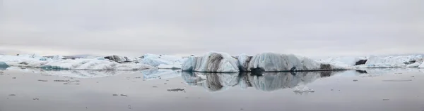 Πανόραμα της λιμνοθάλασσας του jokulsarlon πάγου στην Ισλανδία — Φωτογραφία Αρχείου