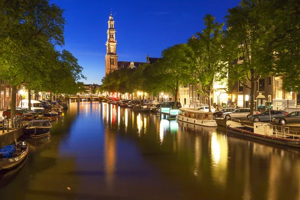 Westerse kerk op de prinsengracht kanaal in amsterdam — Stockfoto