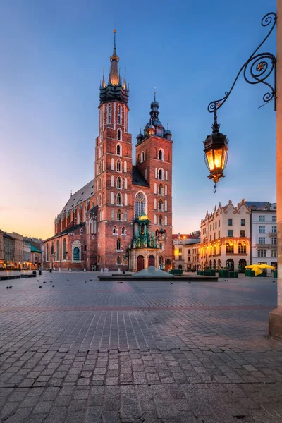 Krakow Poland Hdr Image Illuminated Mary Basilica Bazylika Mariacka Sunrise — Stock Photo, Image